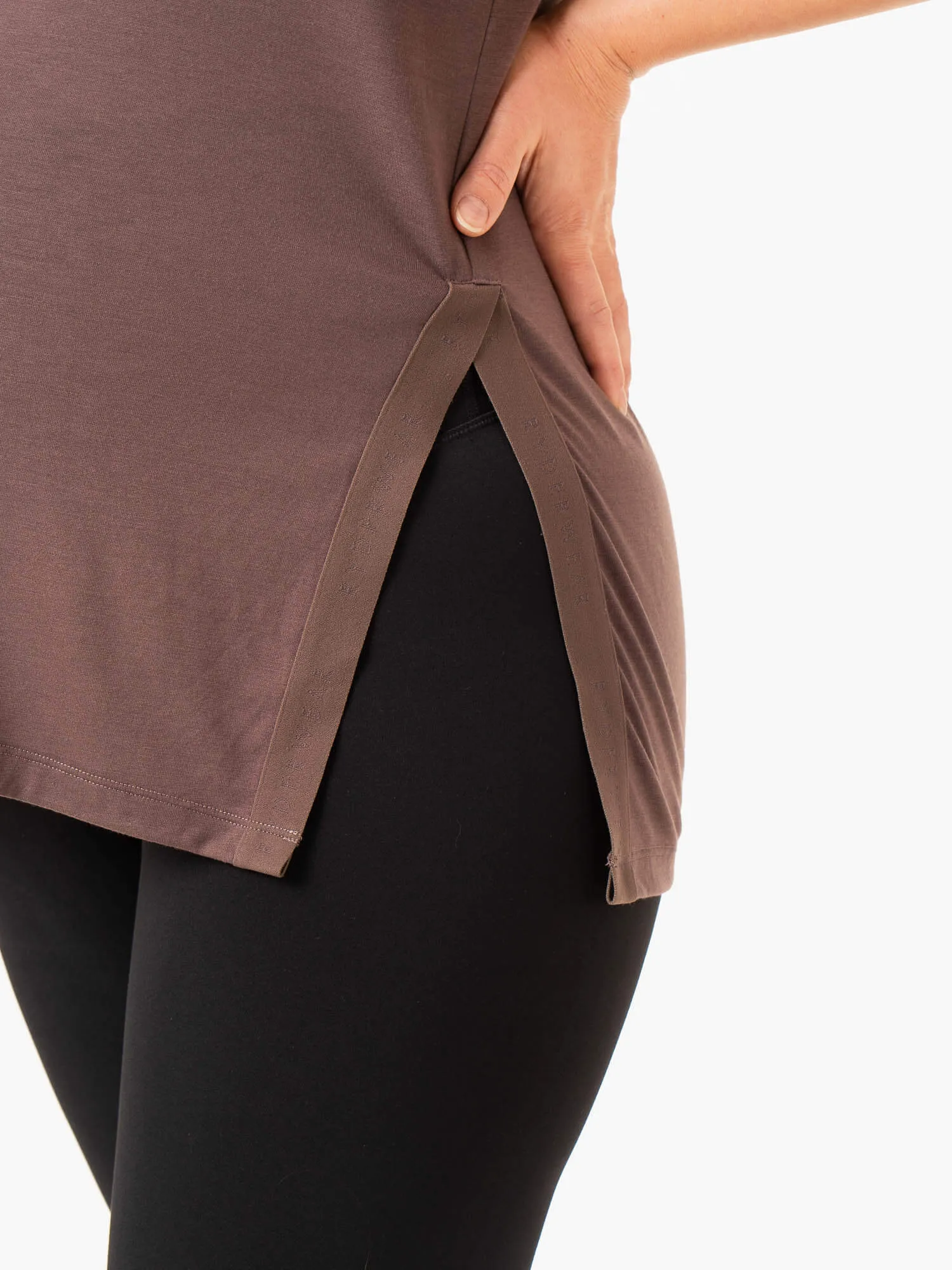 Active Bump Tank - Chocolate AntiPill Texture Weighted Hem
