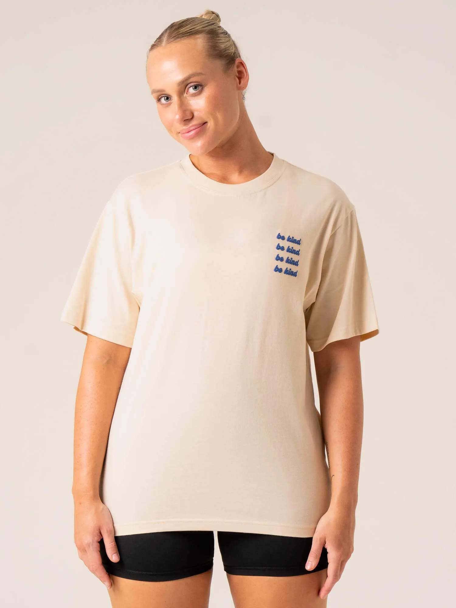 Be Kind T-Shirt - Chalk Office Casual NoSideSeams