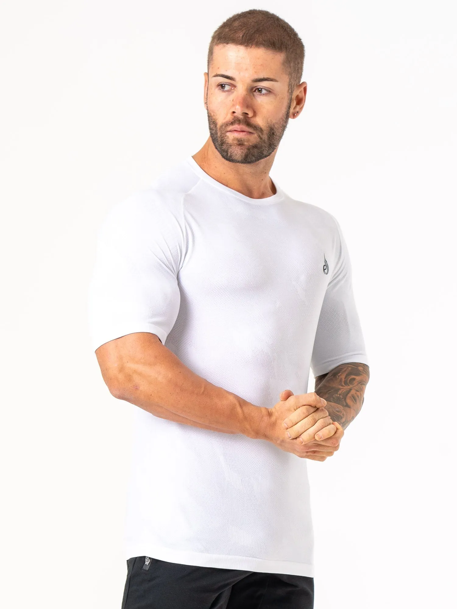 Aero Core Seamless T-Shirt - White Comfy Apparel Trendy Tops