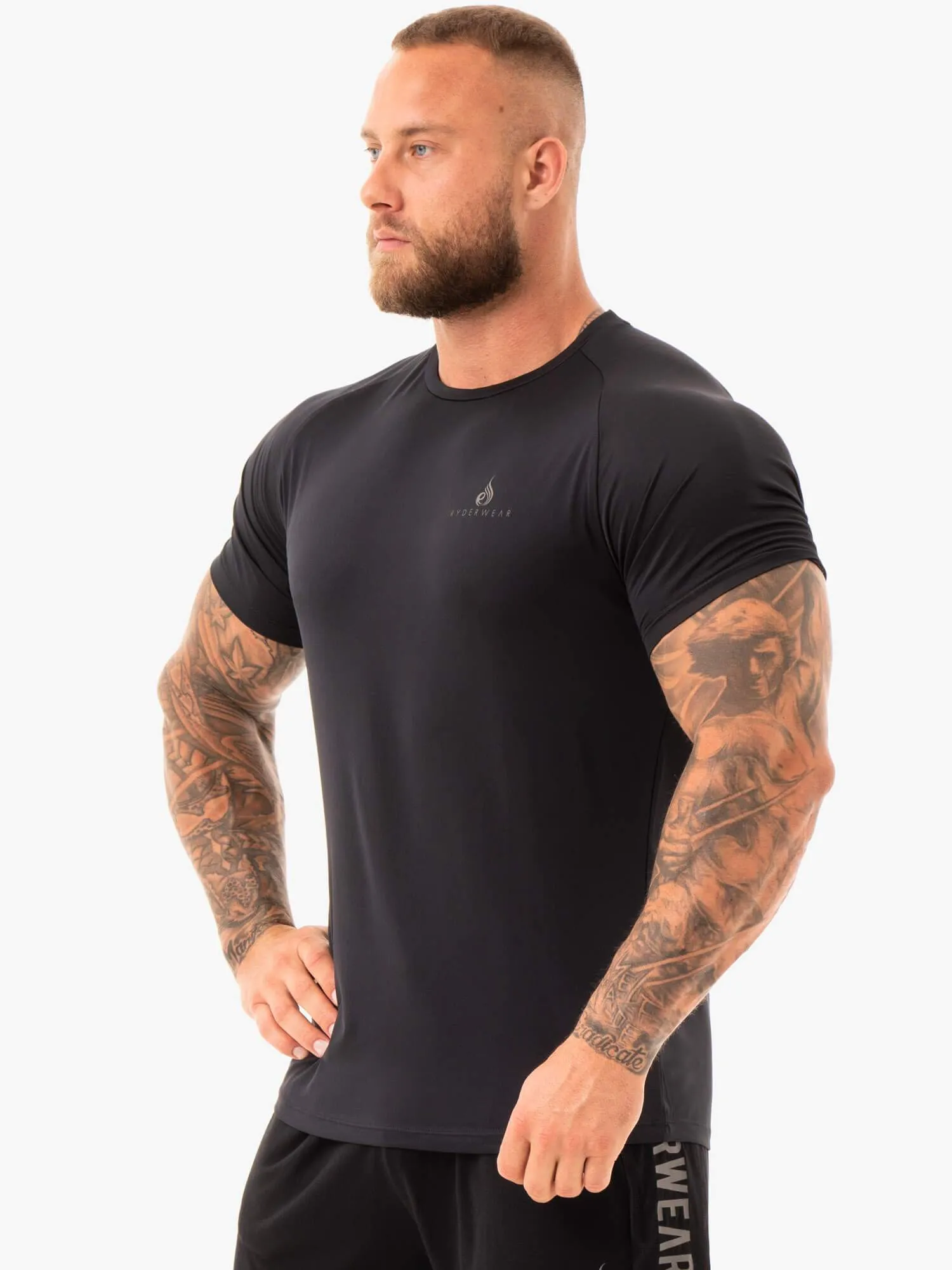 Breeze T-Shirt - Black Minimalist Wear Lightweight Fashion