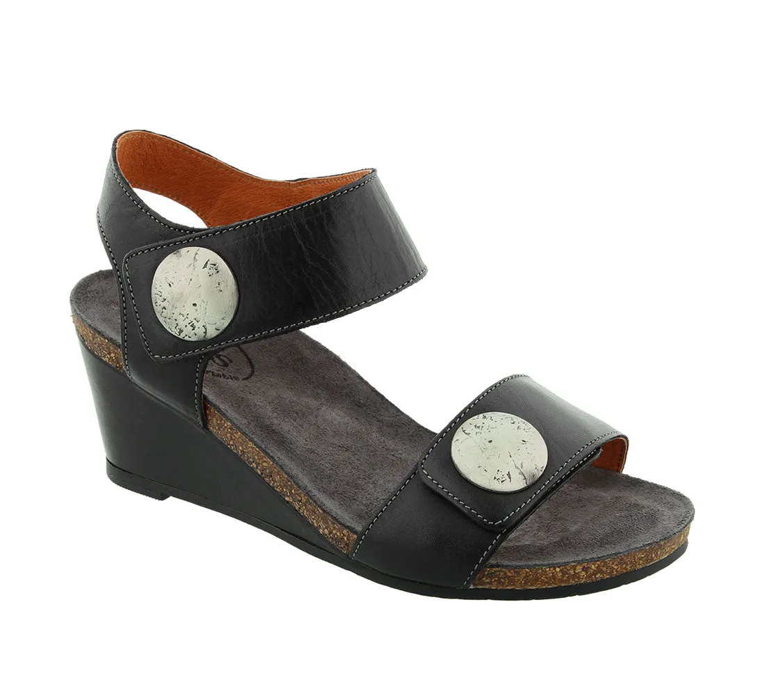 Carousel 2 - Black Recycled materials