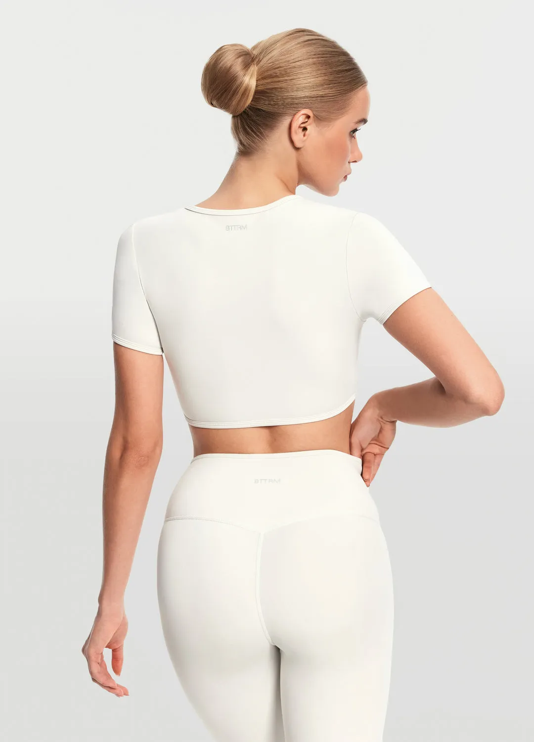 Fun and Relaxed SeamlessConstruction Casual Cropped T-Shirt