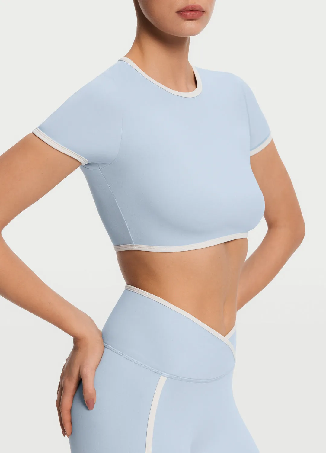 Comfy Design Sporty and Stylish Casual Cropped T-Shirt