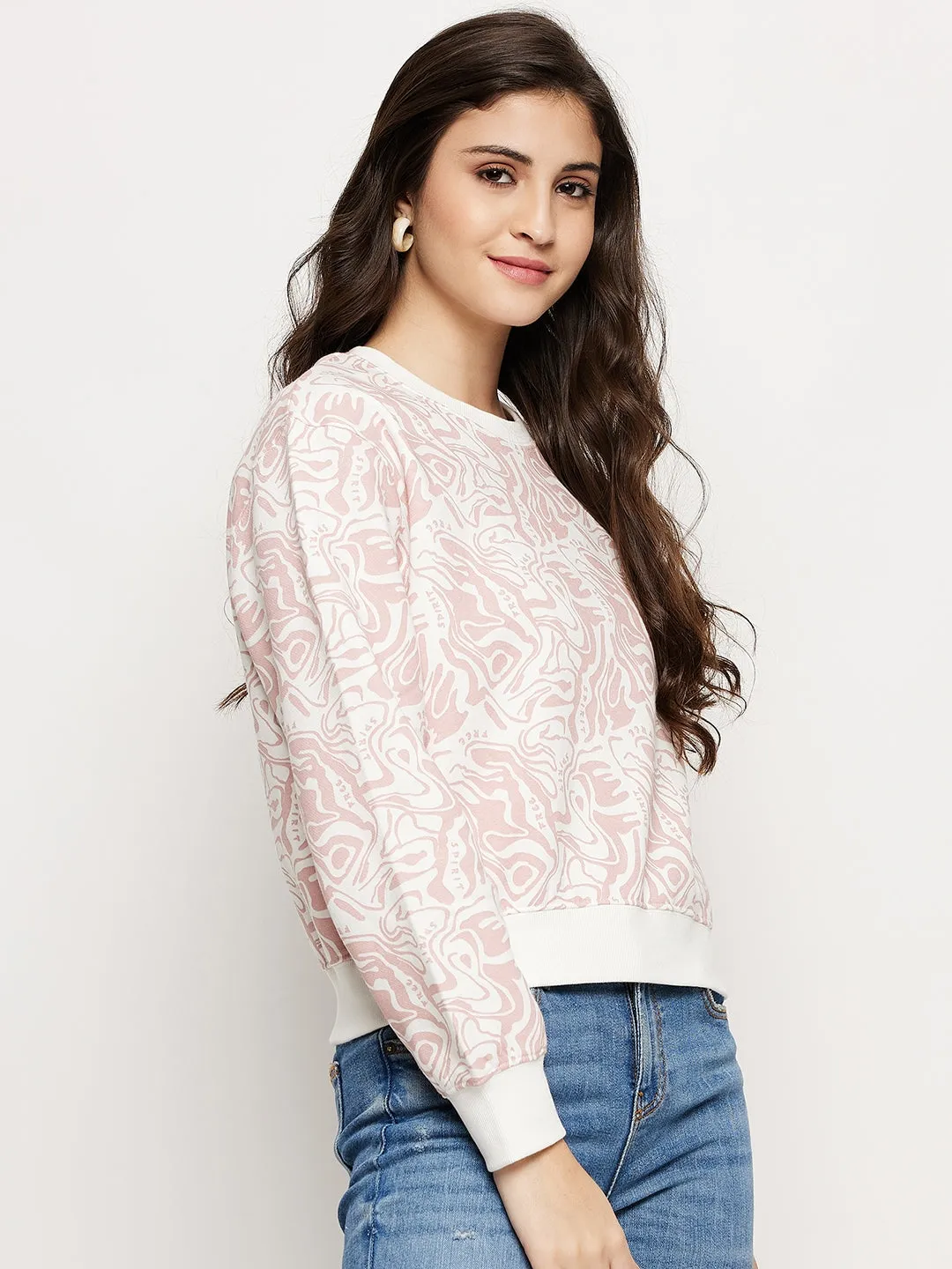 Madame Pink Sweatshirt goes with sneakers