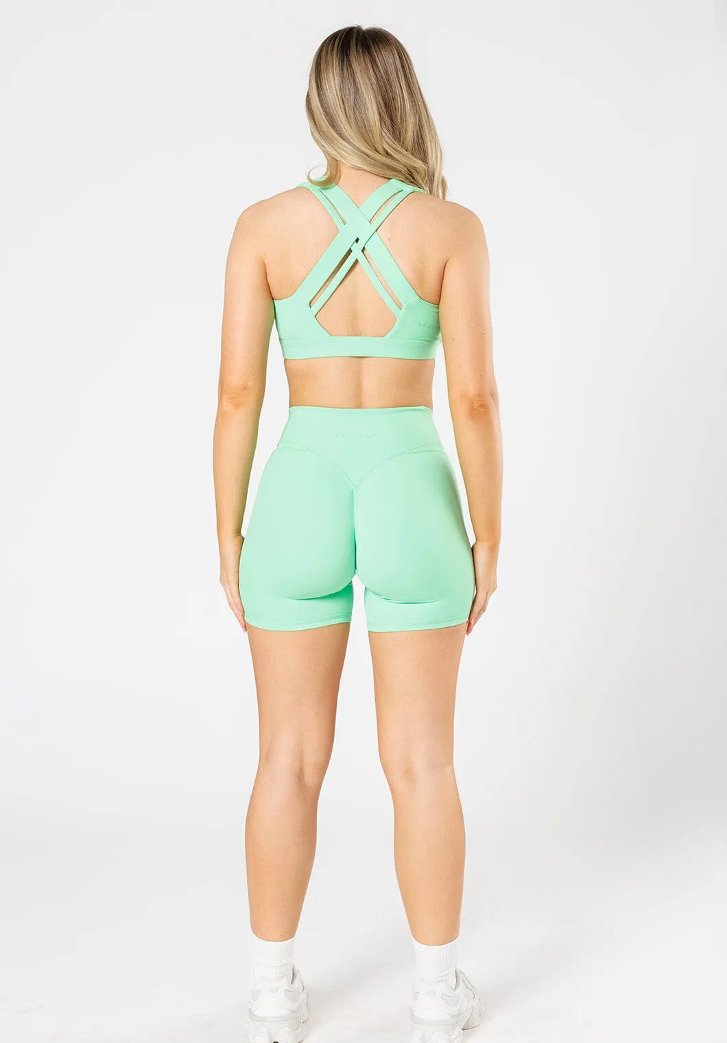 RecStretch Levitate Sculptseam?  Plus Short 6?? Sour Chill Wear