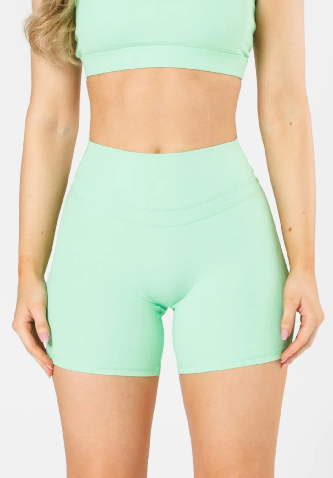 Day Wear RecStretch Levitate Sculptseam?  Plus Short 6?? Sour