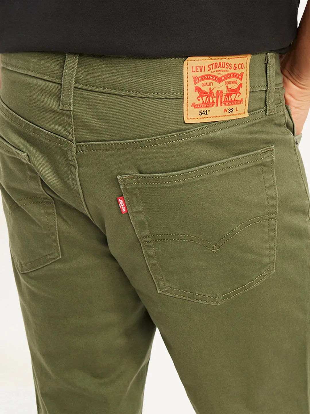 sophisticated appearance Men's Olive Tapered Shorts