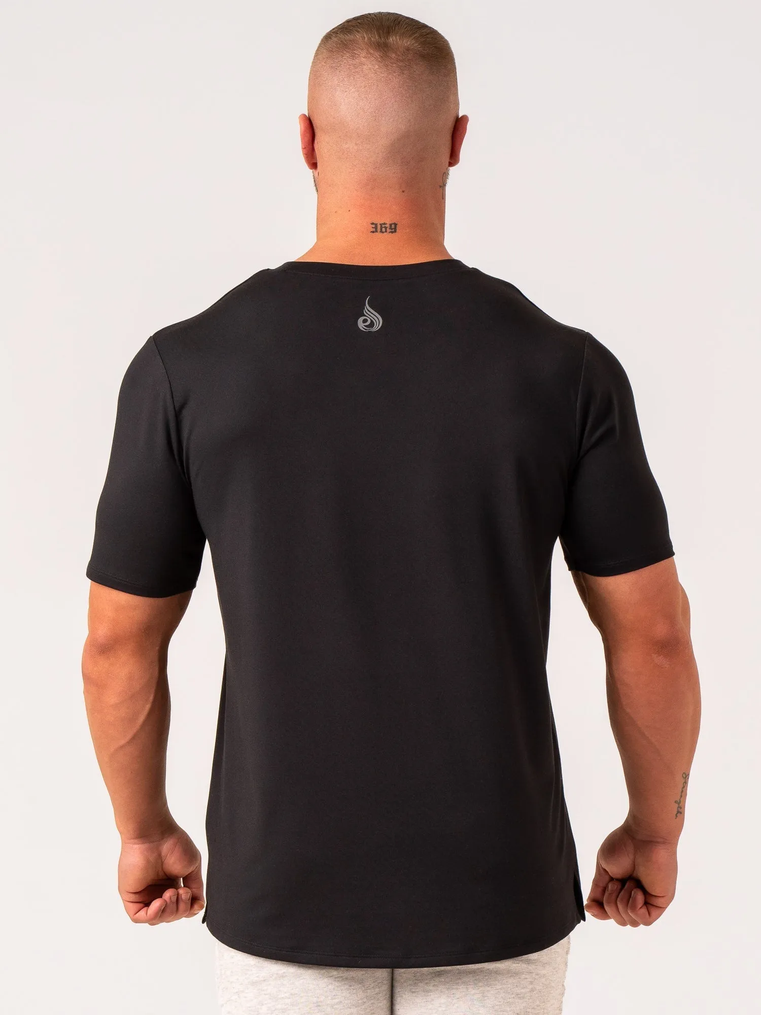 Breathable Yarn Composition Casual Touch Soft Tech T-Shirt - Black