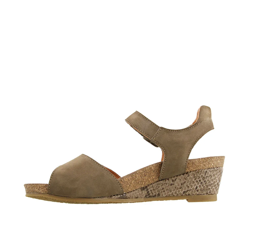 Traveler - Taupe Reptile Sporty Casual Footwear