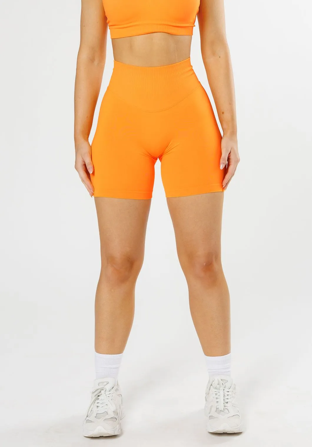 CurveFlex? Hourglass Sculptseam? Plus Seamless Shorts 6?? Apricot Fresh Look