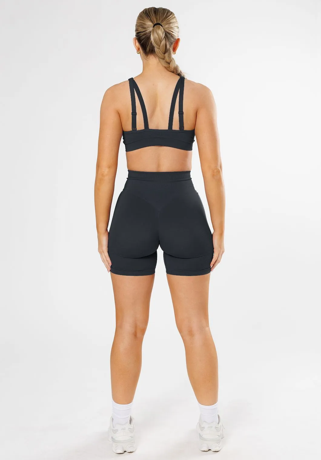 CurveFlex? Hourglass Sculptseam? Plus Seamless Shorts 6?? Black Performance Fit two piece outfit