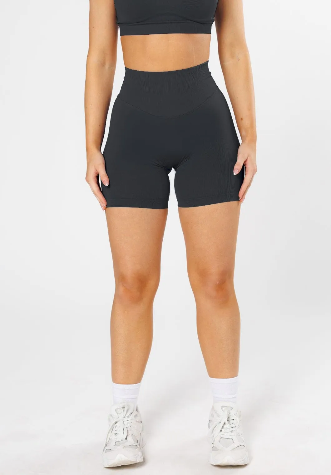 Limited Edition sophisticated appearance CurveFlex? Hourglass Sculptseam? Plus Seamless Shorts 6?? Black
