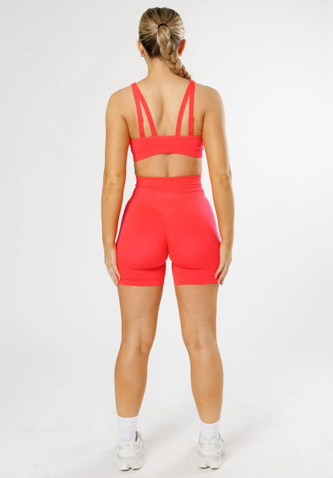 CurveFlex? Hourglass Sculptseam? Plus Seamless Shorts 6?? Hot Tropic Tailored Fit Minimalist Look