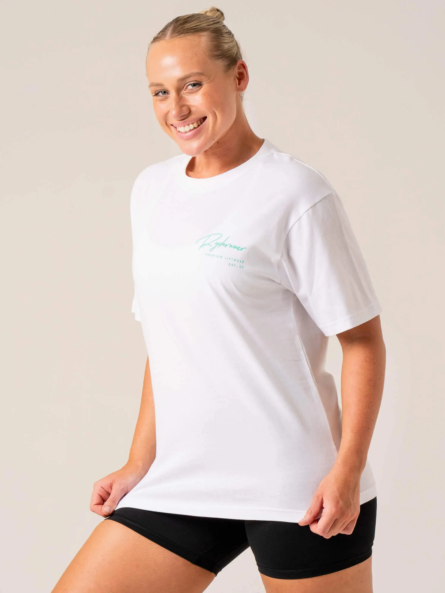 Flexible Collar Chic Smart Signature T-Shirt - White