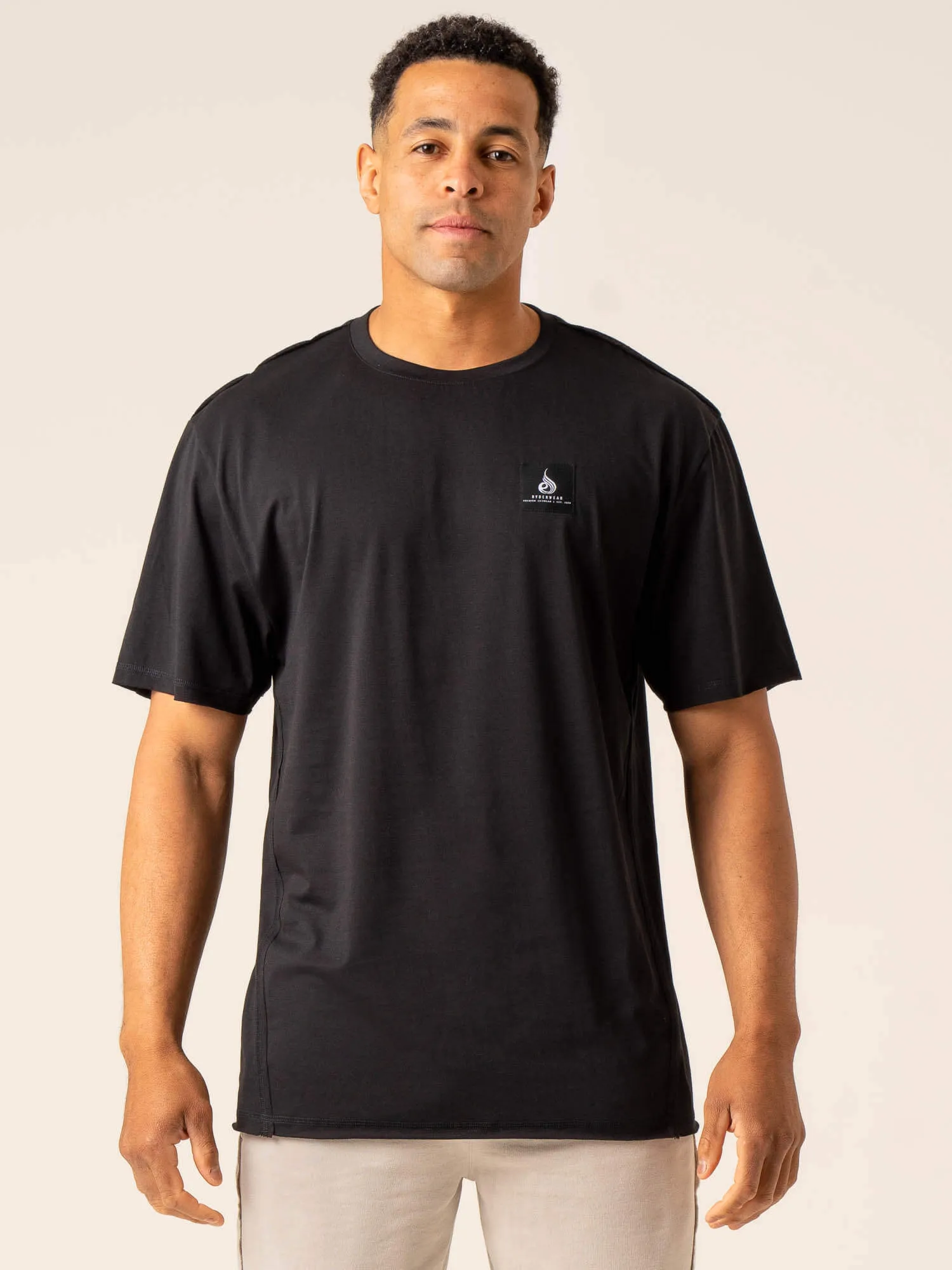 Dynamic Oversized T-Shirt - Black All Purpose Wear Cozy Hug