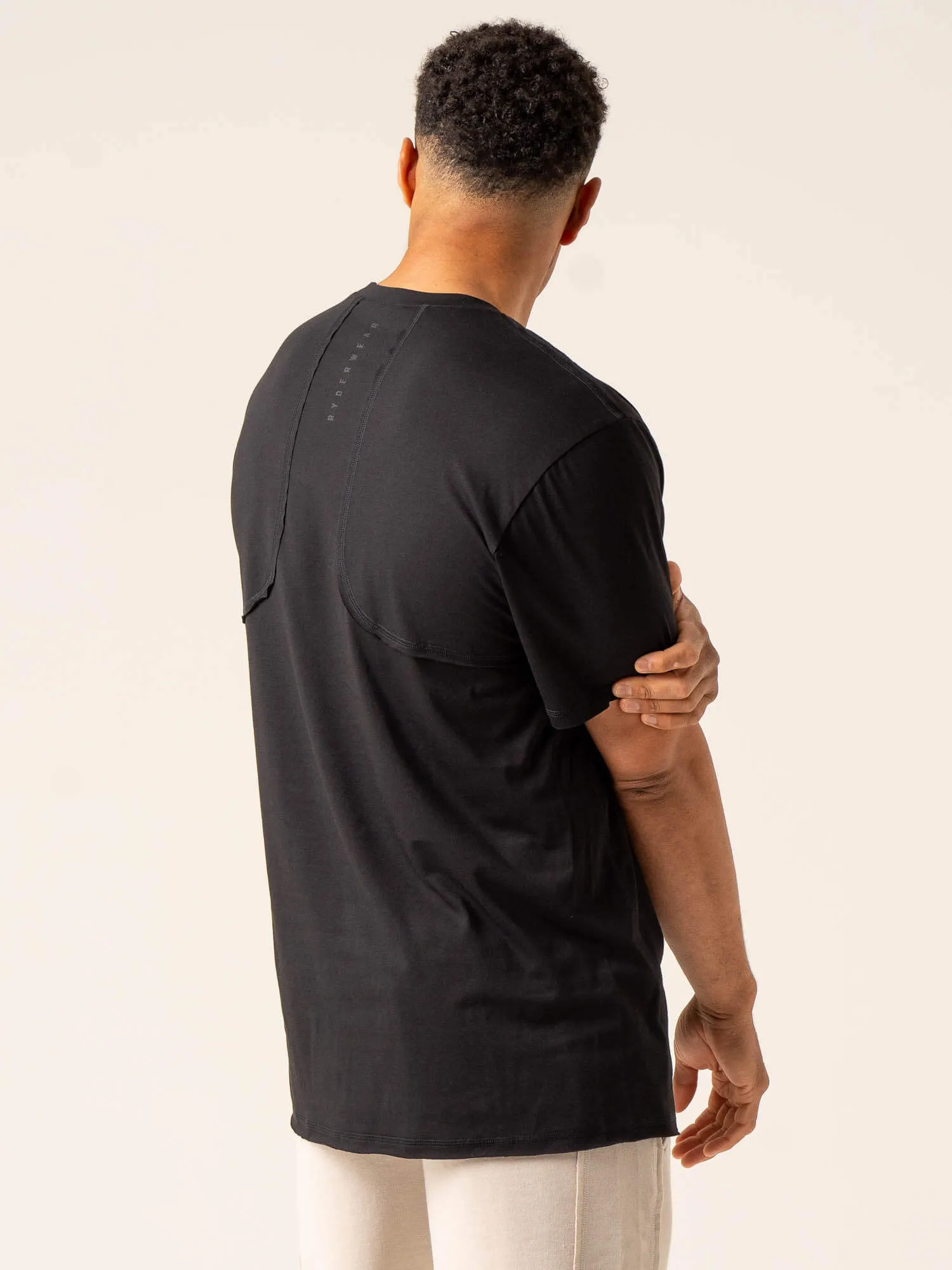 Dynamic Oversized T-Shirt - Black funky