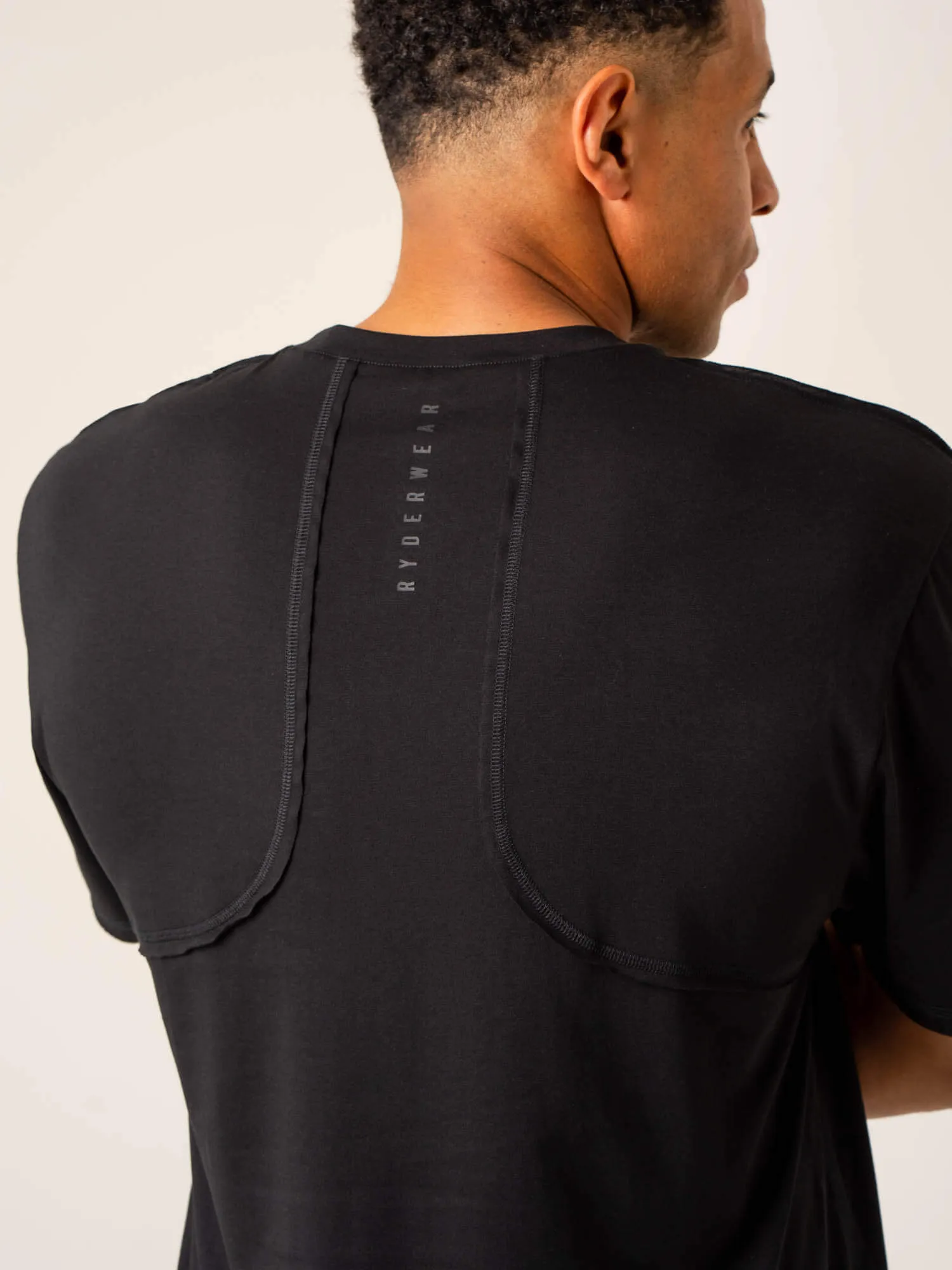 Casual Look Dynamic Oversized T-Shirt - Black