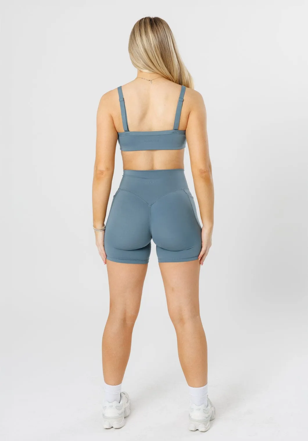 Reluna Empower Sculptseam?  Plus Pocket Short 6?? Slate Everyday Fit hypoallergenic material