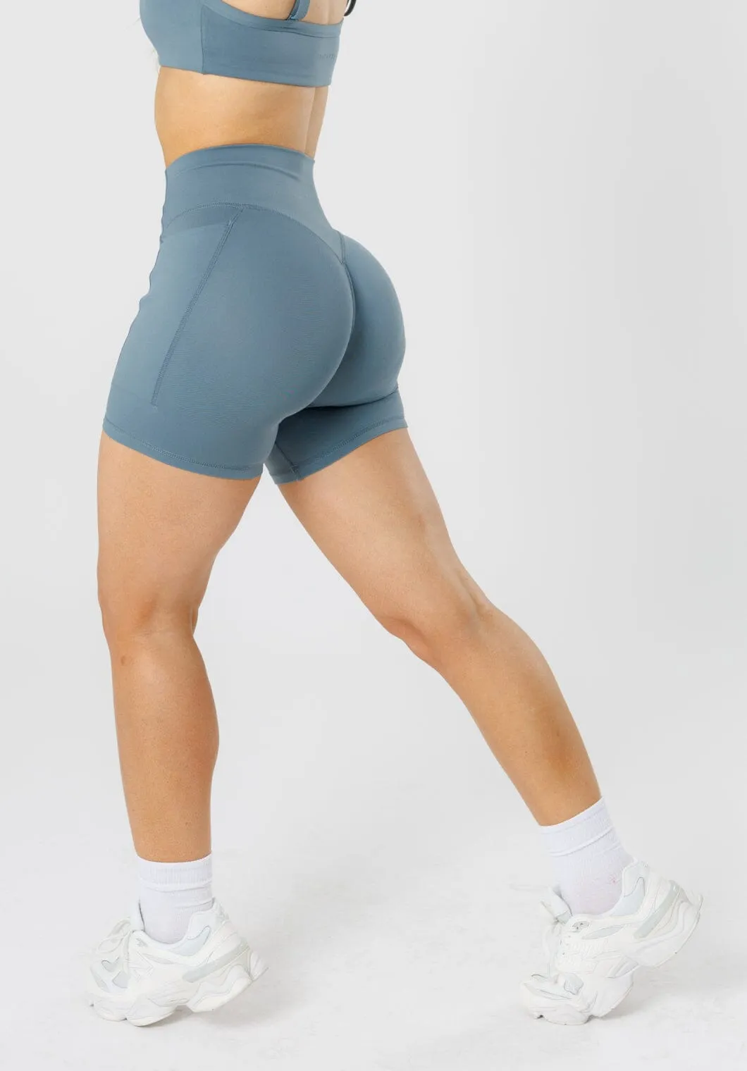 Reluna Empower Sculptseam?  Plus Pocket Short 6?? Slate Comfortable Style Athletic Look