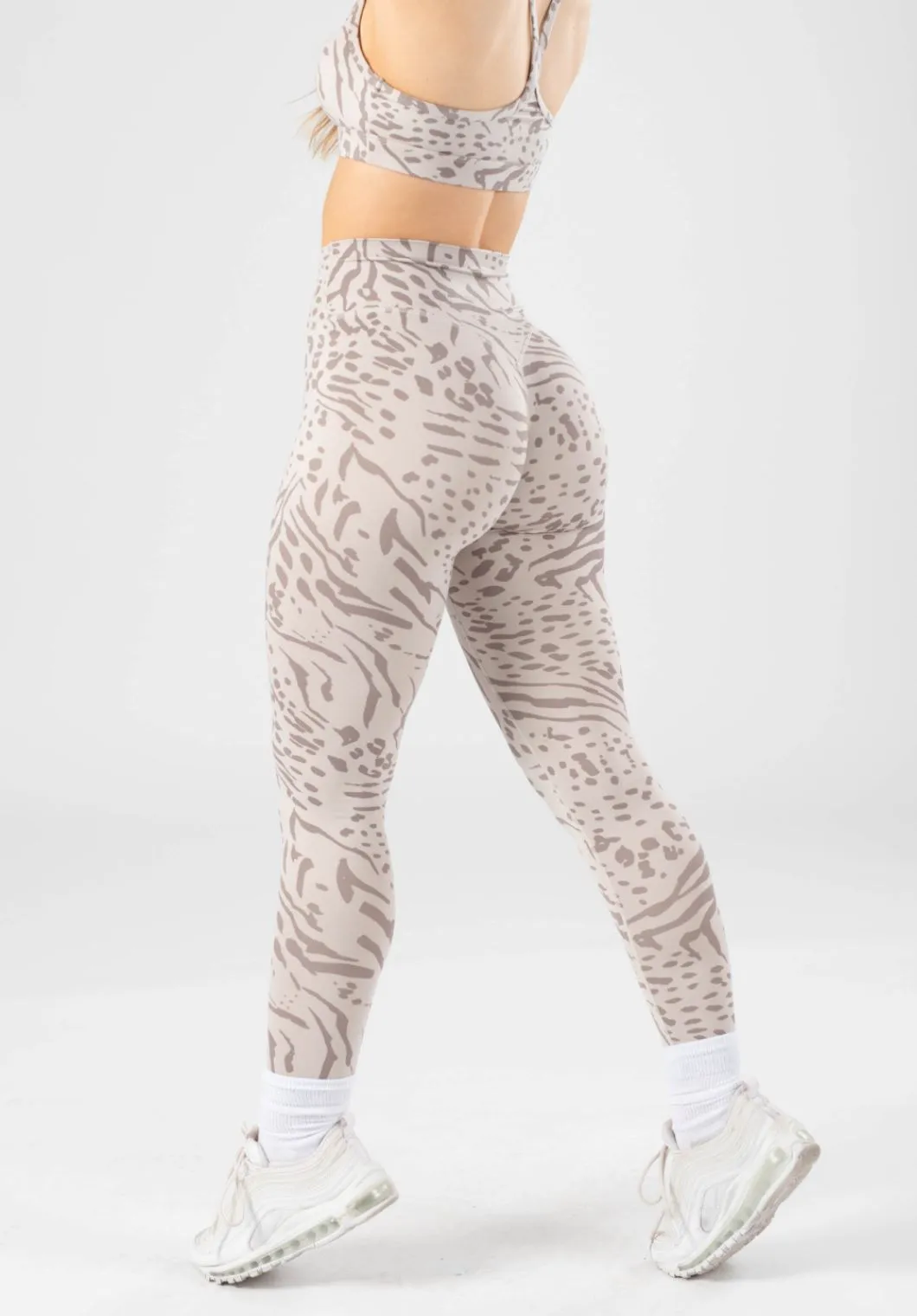 Reluna Original Sculptseam? Legging Snow Leopard Sleek and Stretchy