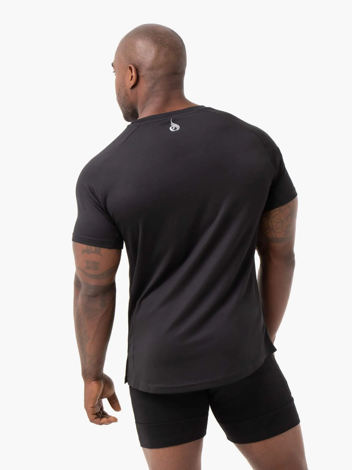 Energy Mesh T-Shirt - Black Sustainable Dye Process