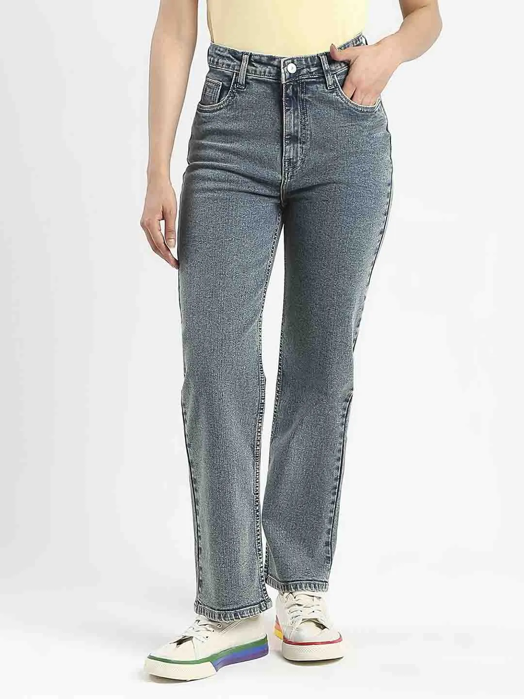 Elegant Vibrant Textured Easy Pair Madame Mid-Wash Tinted Blue Cotton Blend Denim Jeans
