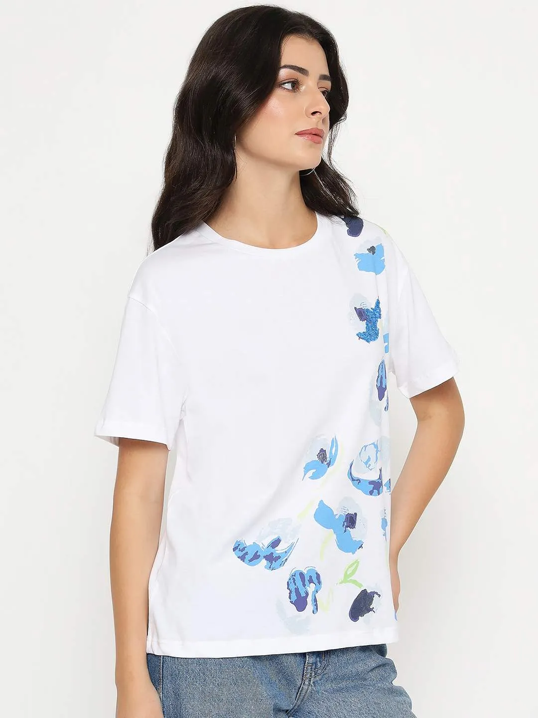 Relaxed Wearable Madame Abstract Print Half Sleeve White Cotton T-shirt