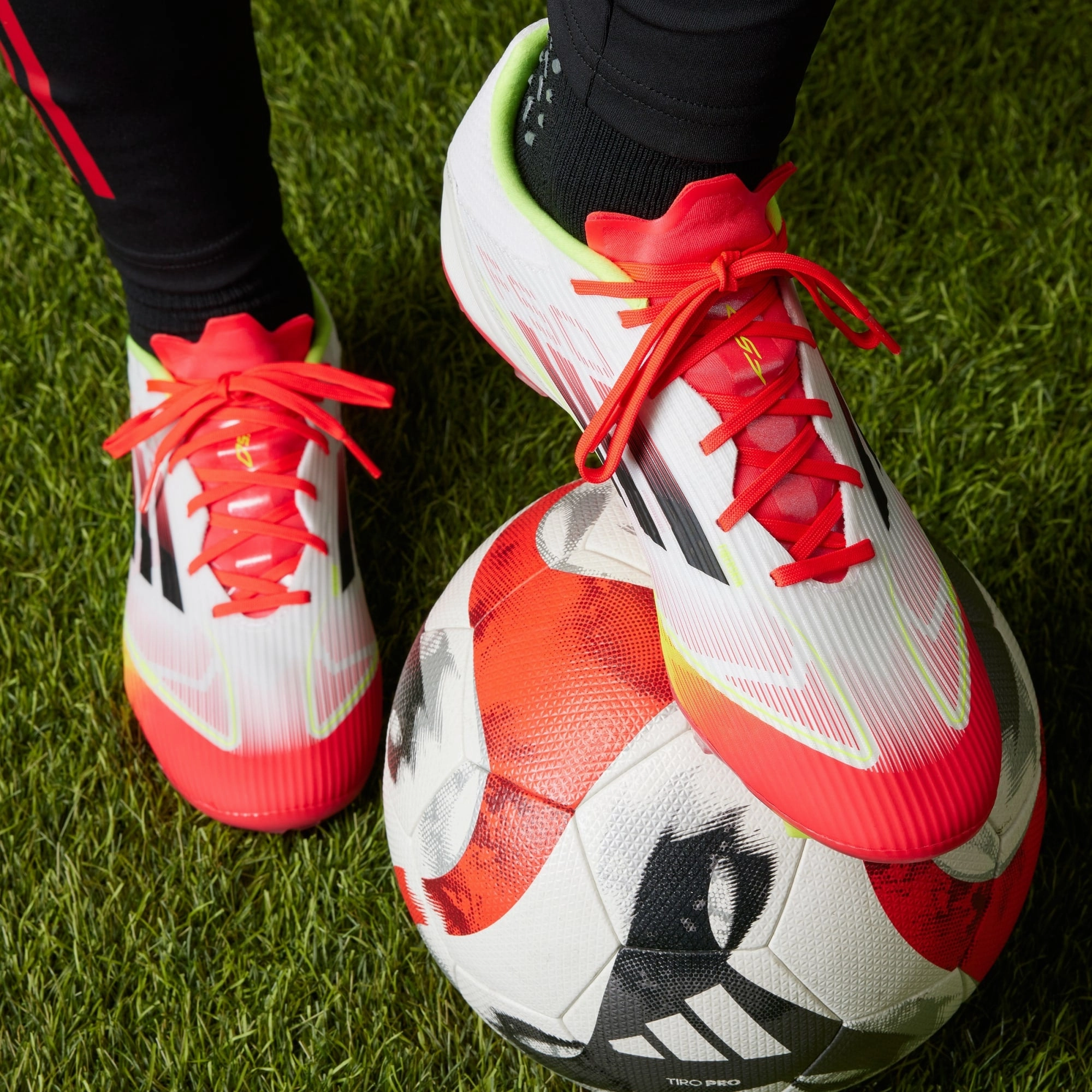 Ultra Cloud Foam Adidas Men's F50 P3 League White/Black Football Boots