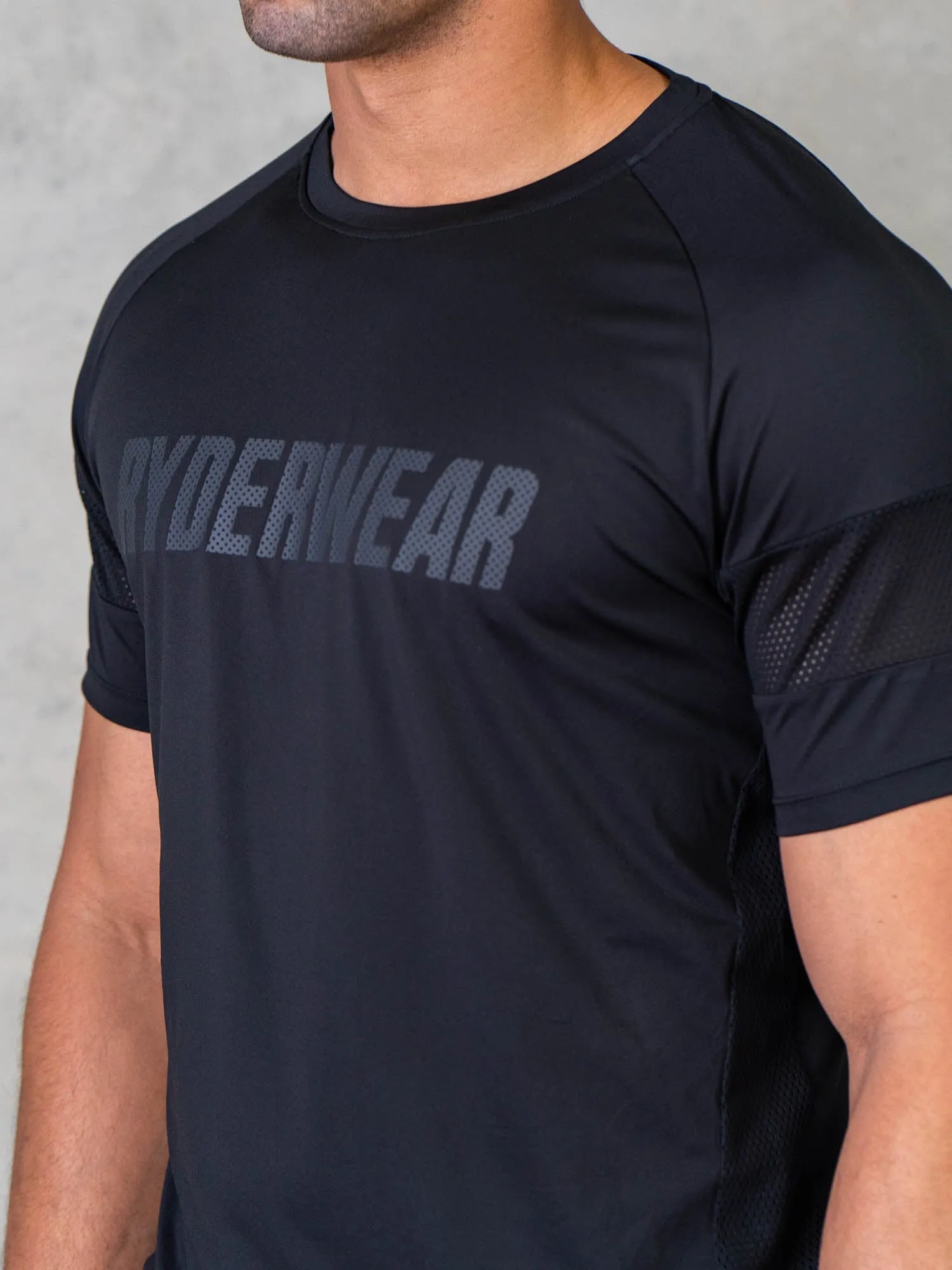Versatile Piece Flex Mesh T-Shirt - Black