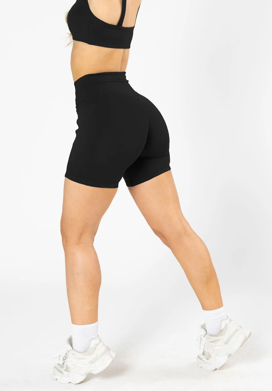 Ventilated Panels Reluna? Empower Sculptseam? Pocket Short 6?? Black
