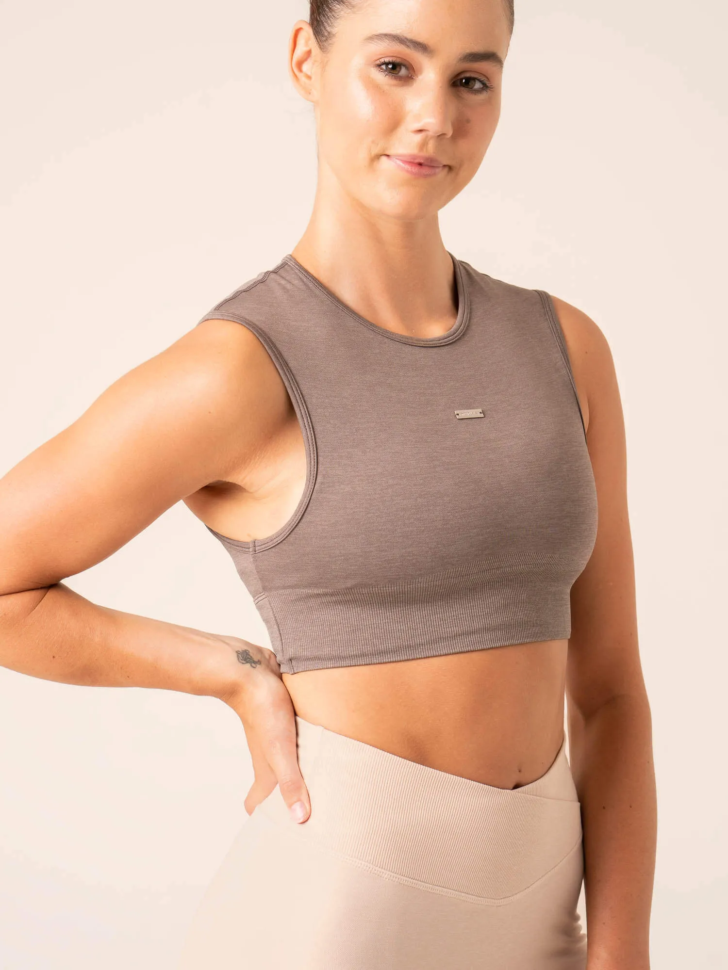 Focus Seamless Tank - Taupe Marl Quick Access Slit Flexible Shoulder Gusset
