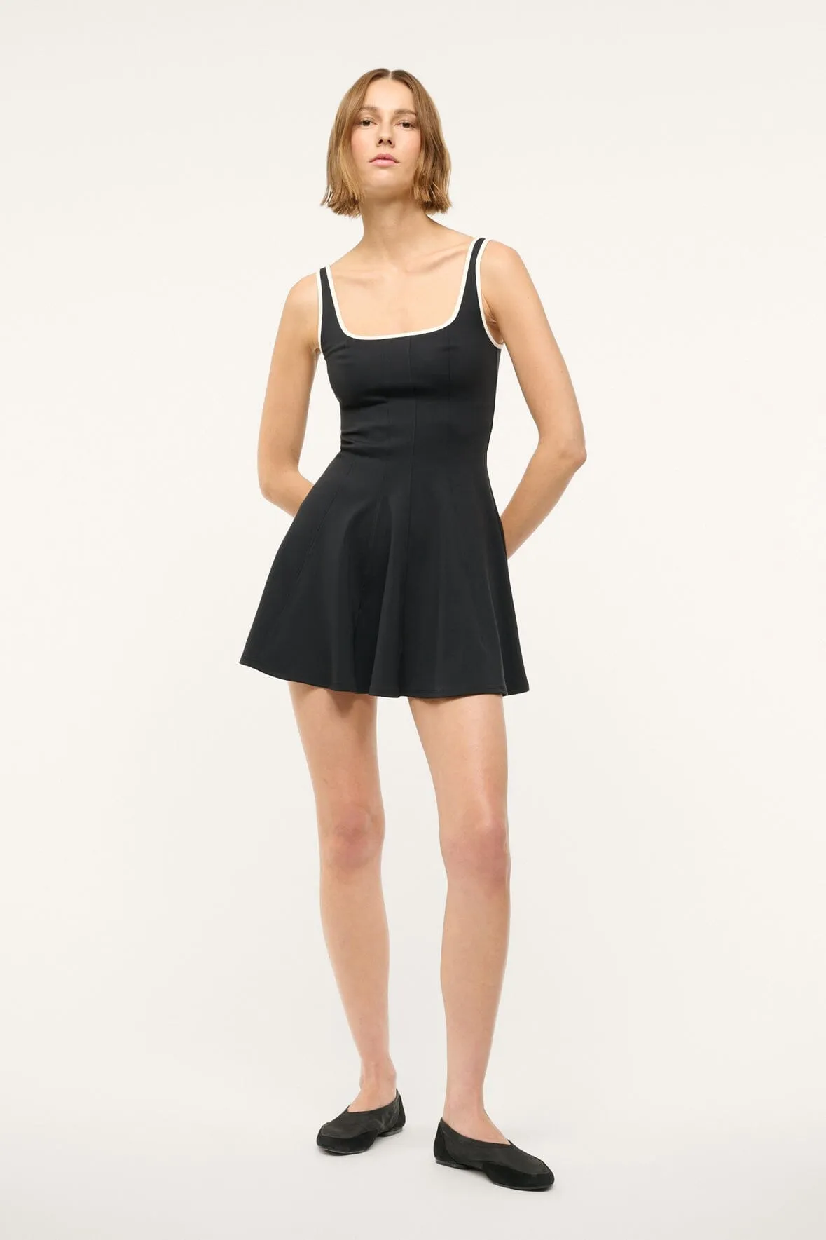 Belted-Style Smart Fabric MINI WELLS SPORT DRESS | BLACK IVORY