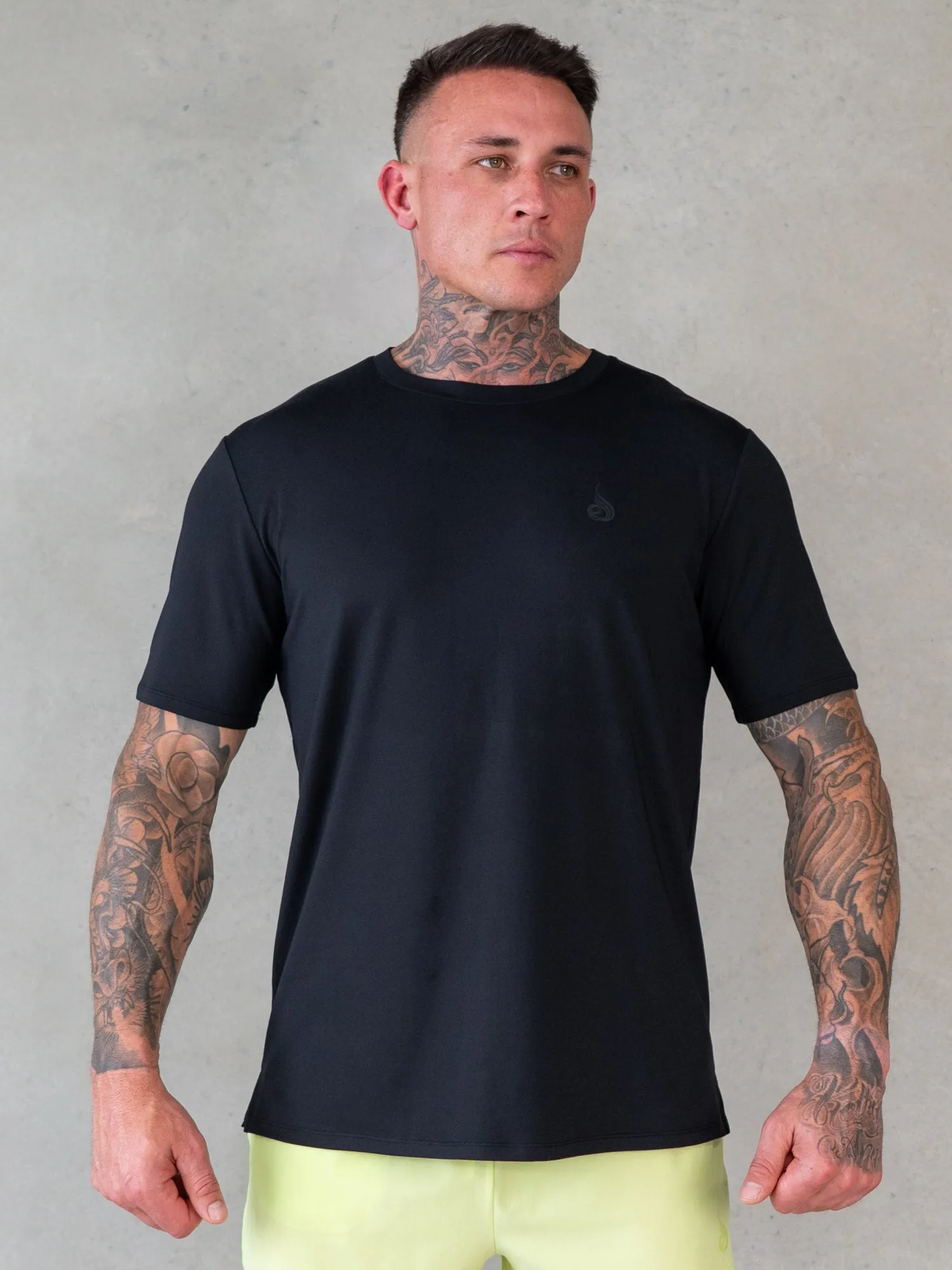 Soft Tech T-Shirt - Black Relax Fit Design