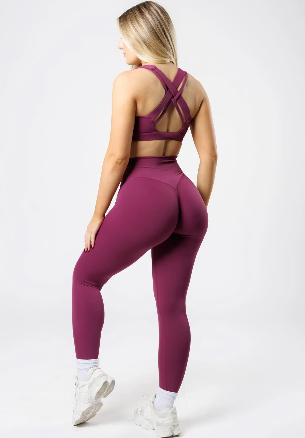 Trendy Layer RecStretch Original Sculptseam? Plus Legging Bright Violet