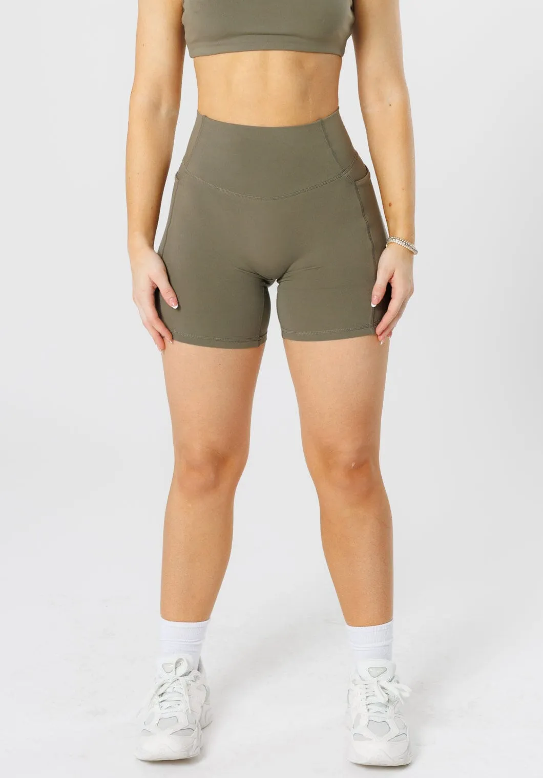 Cooling Fabric Flexible Waist Reluna Empower Sculptseam?  Plus Pocket Short 6?? Everglades