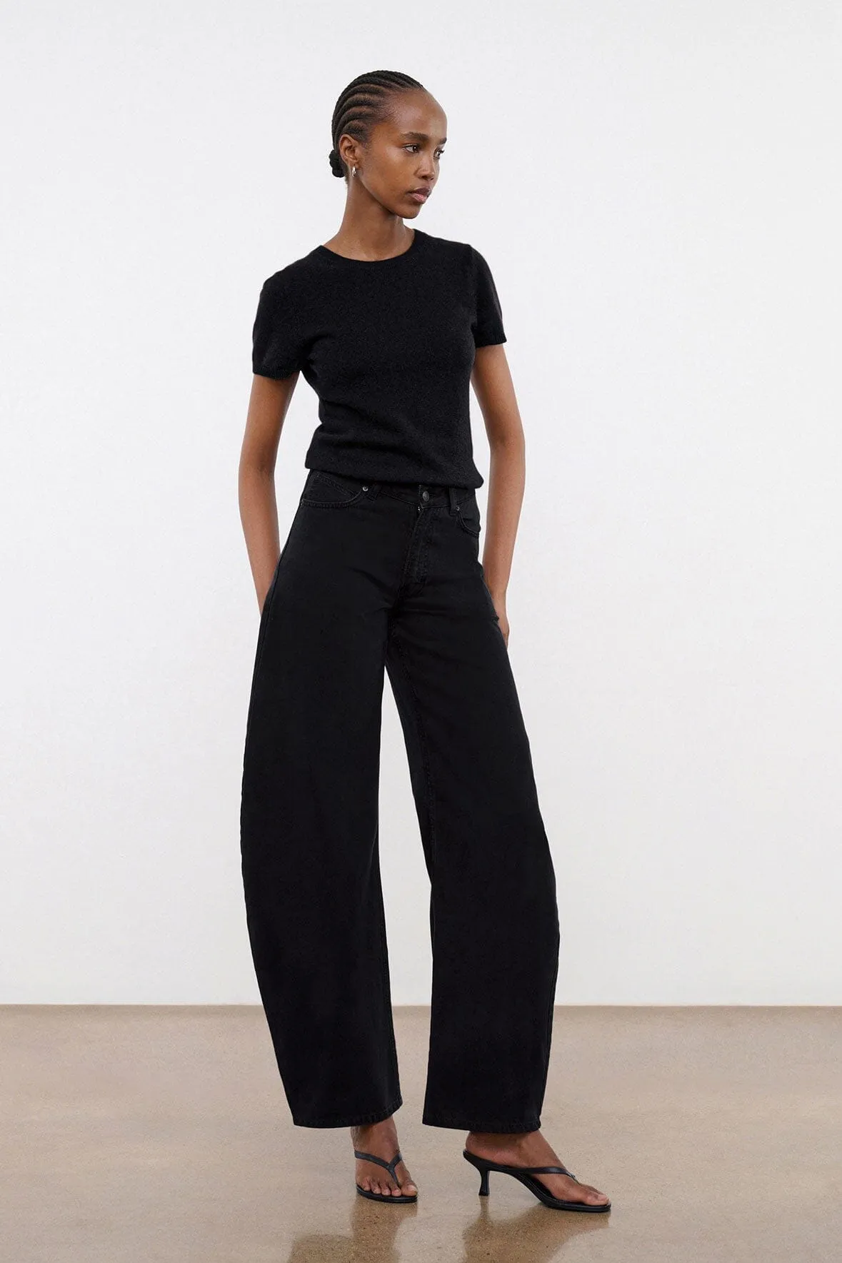 Plain Comfort JACKSON STUDDED BARREL JEAN | BLACK