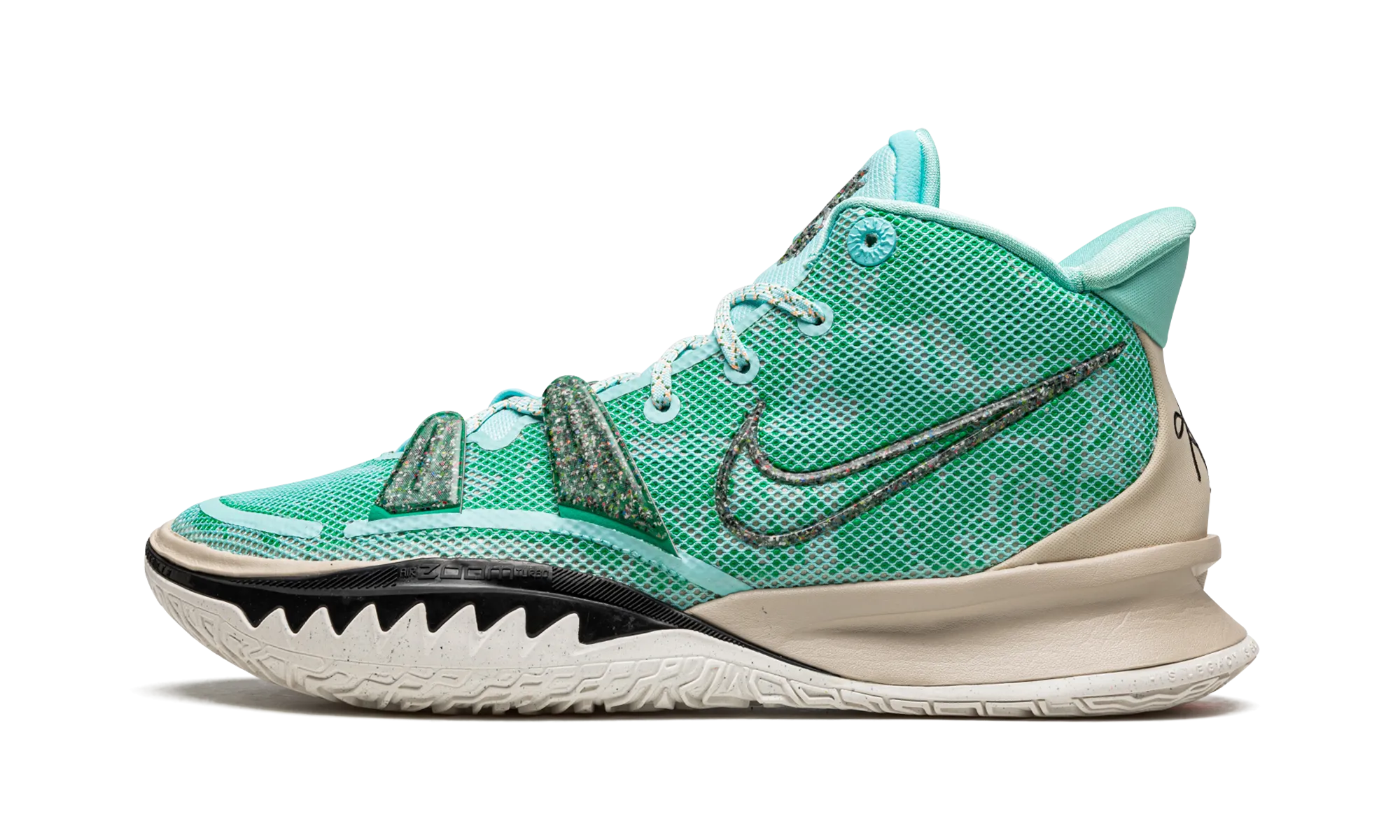 Strategic Padding Zones Endurance Grip Kyrie 7 "Copa"