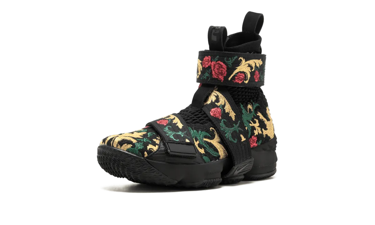 Low Cut Agility ClosedToe Lebron 15 Lif "King's Crown"