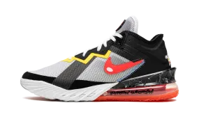 LeBron 18 Low "Sylvester vs Tweety" Adaptive Collar Padding Foot Balance Zone