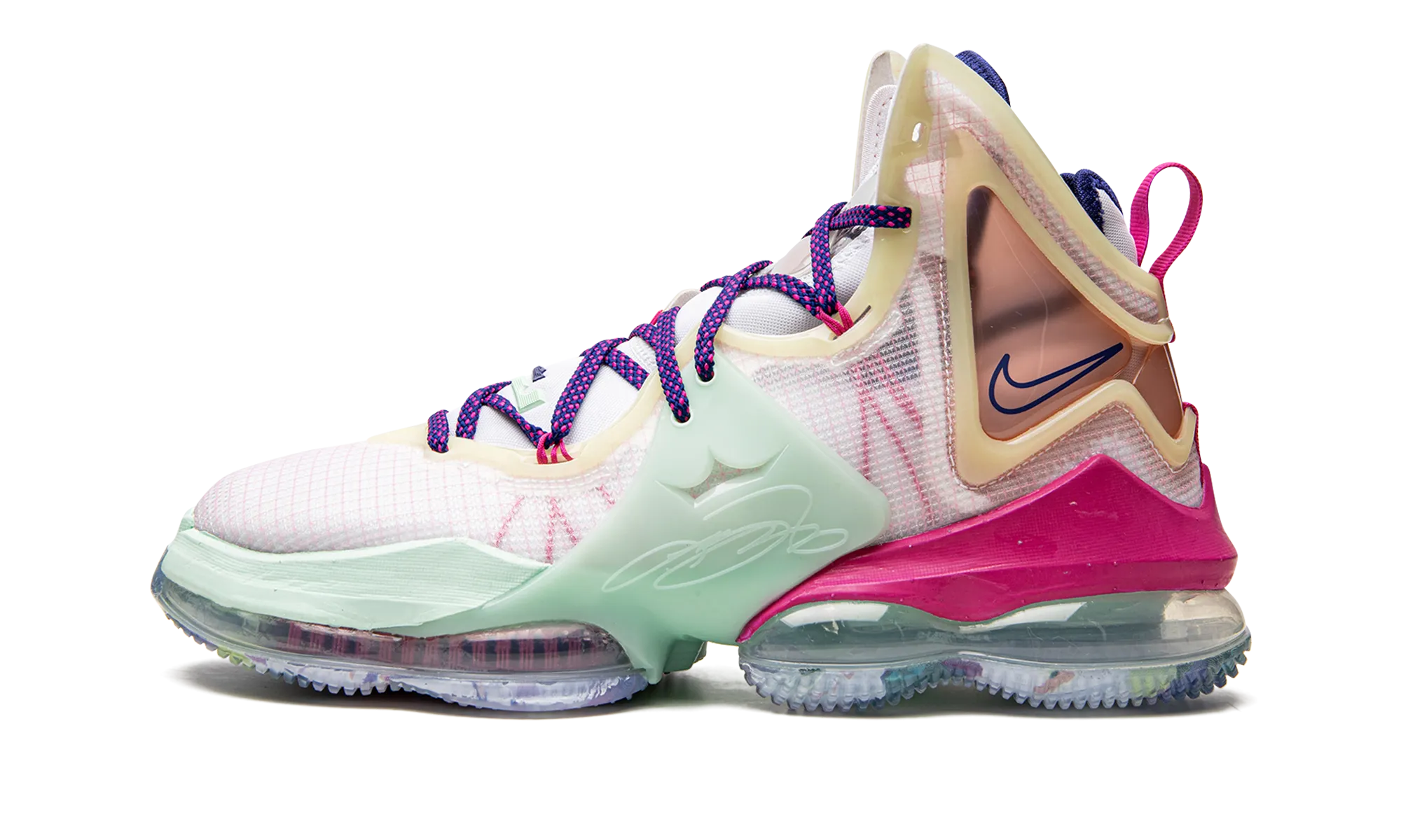 LeBron 19 "Valentine's Day" Foot Hugging Fit Centered Balance
