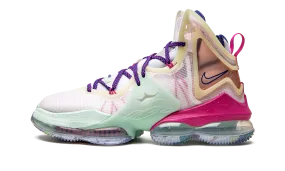 LeBron 19 "Valentine's Day" Foot Hugging Fit Centered Balance