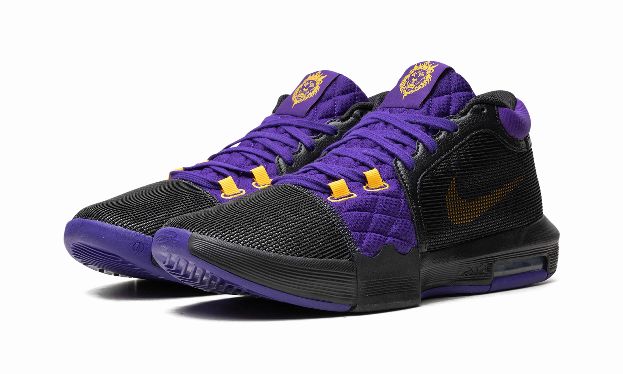 Dynamic Motion Weave Breathable Construction LeBron Witness 8 "Lakers"