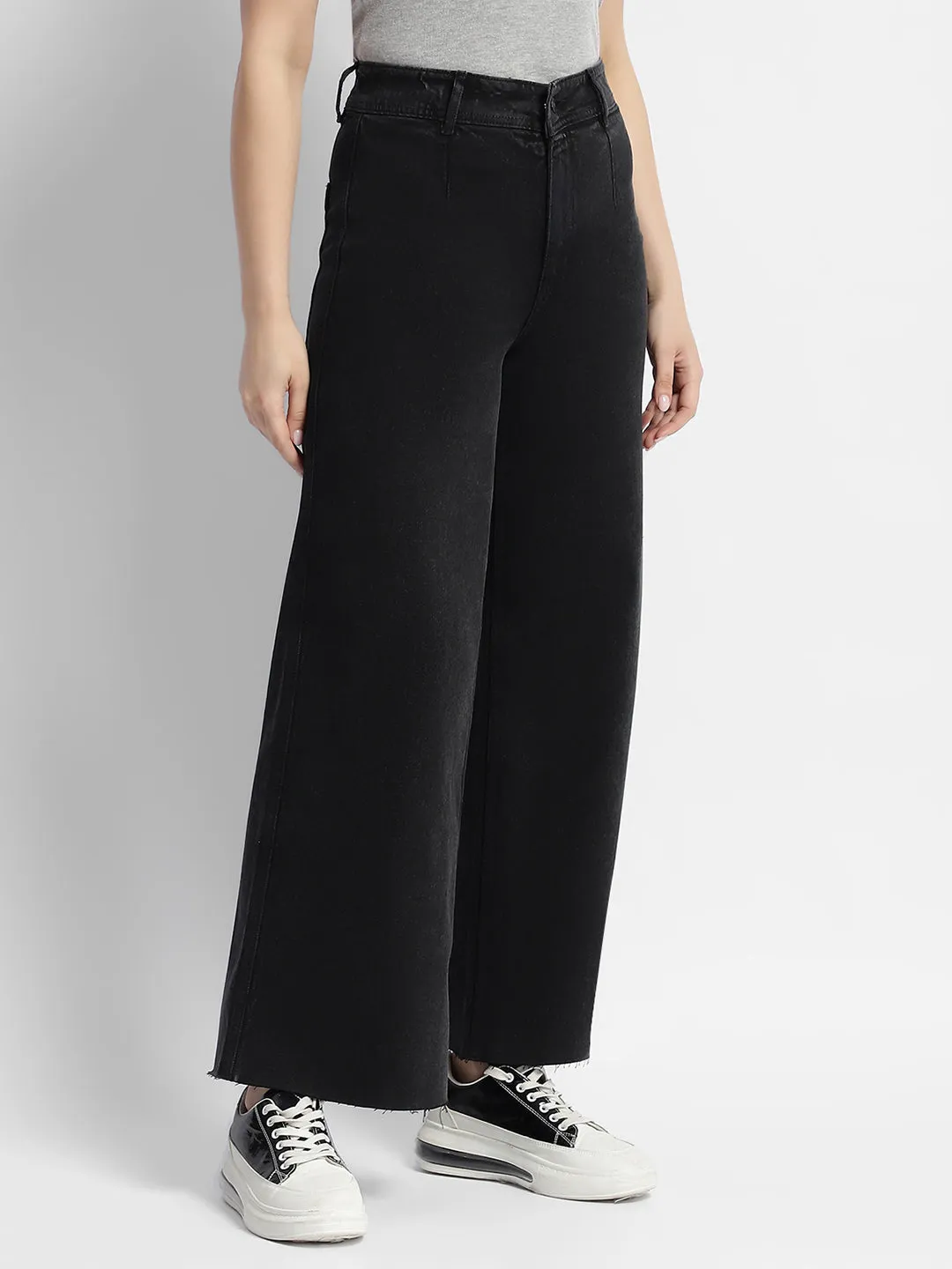 Madame Black Wid Leg High Rise Jeans Distressed Details Artist Vibe Work Meeting Casual