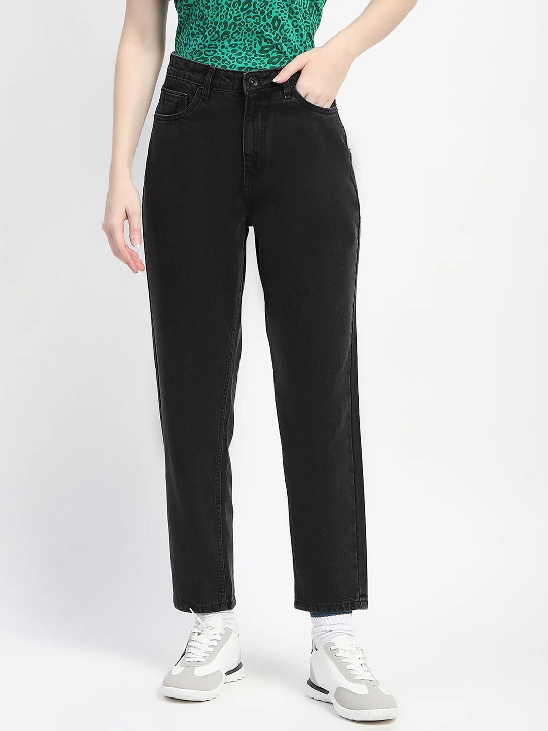 Earthy Soft Stretch Road Trip Brunch Outfit Madame Cotton Solid Black Straight Denim