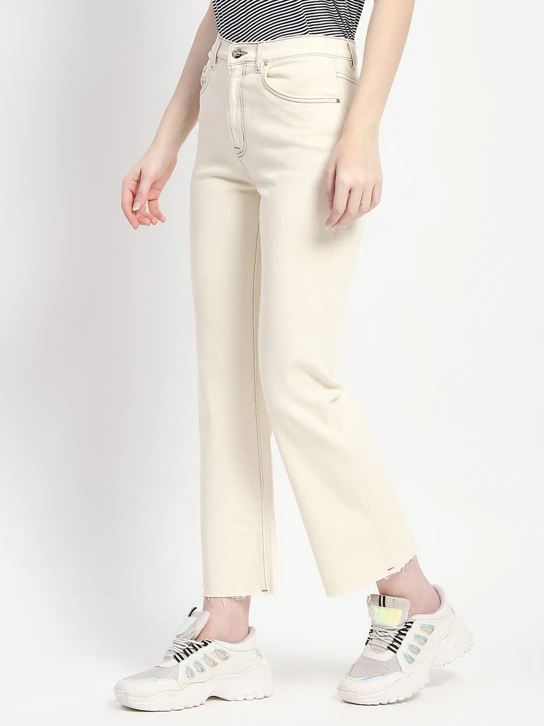 No Fade Look Traveler Gear Nature Lover Night Out Madame Off-White Distressed Hem Flared Denim