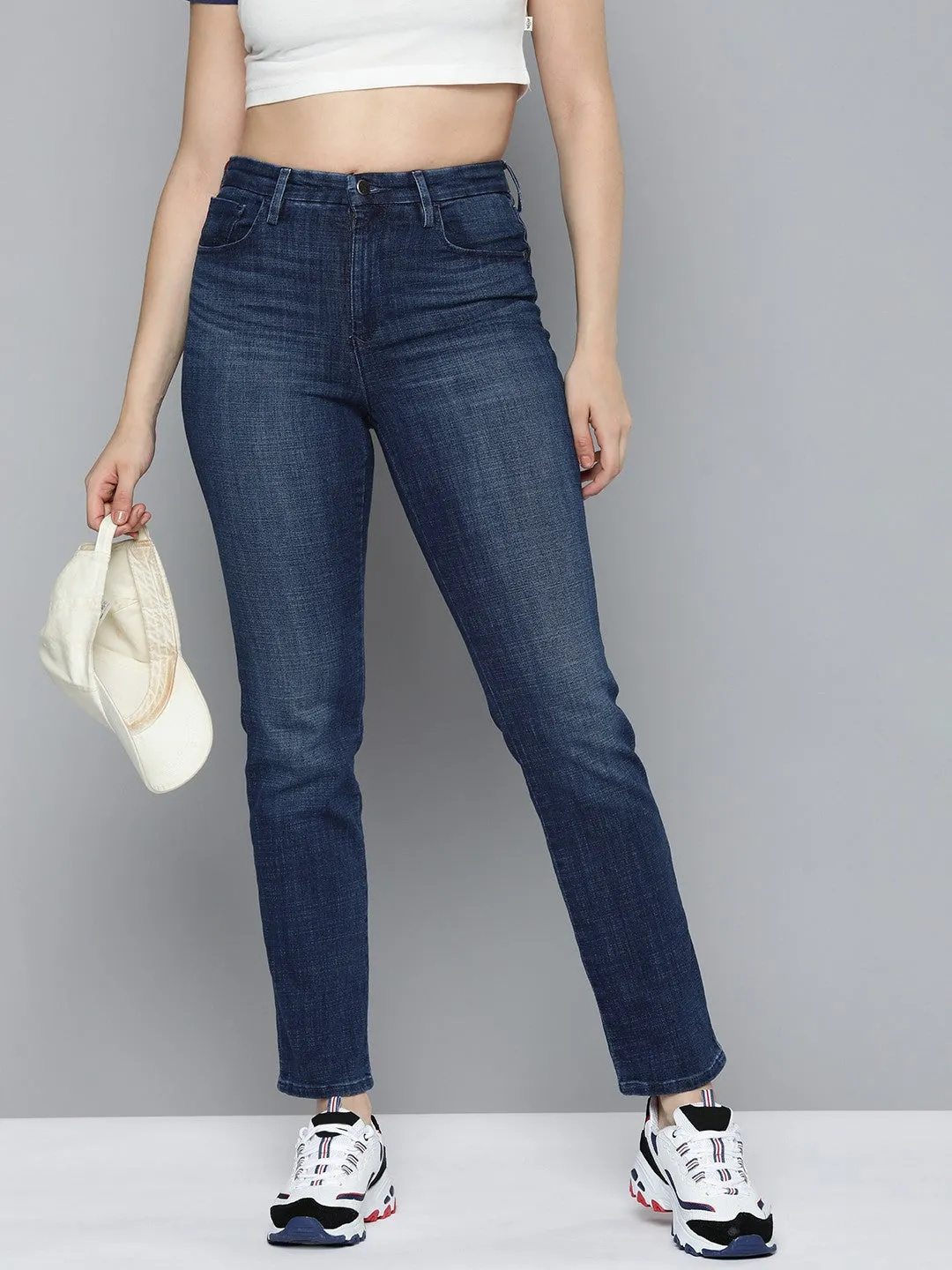 Modern Minimalist Fashion Lover Women's Redloop 724 Blue Straight Fit High Rise Jeans