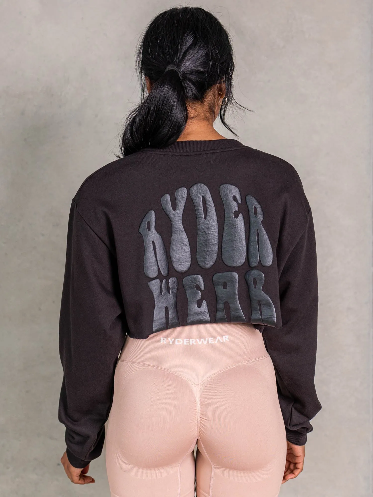 certified Classic Vibes NRG Sweater - Faded Black