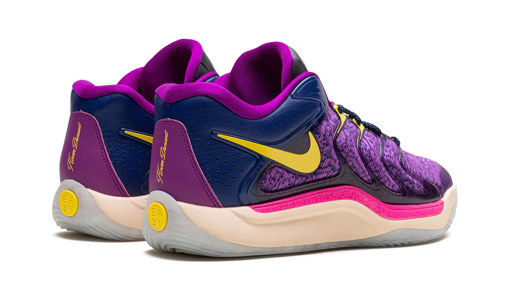 Multi Directional Grip Technology Low Profile Midsole KD 17 "Travel Ball"