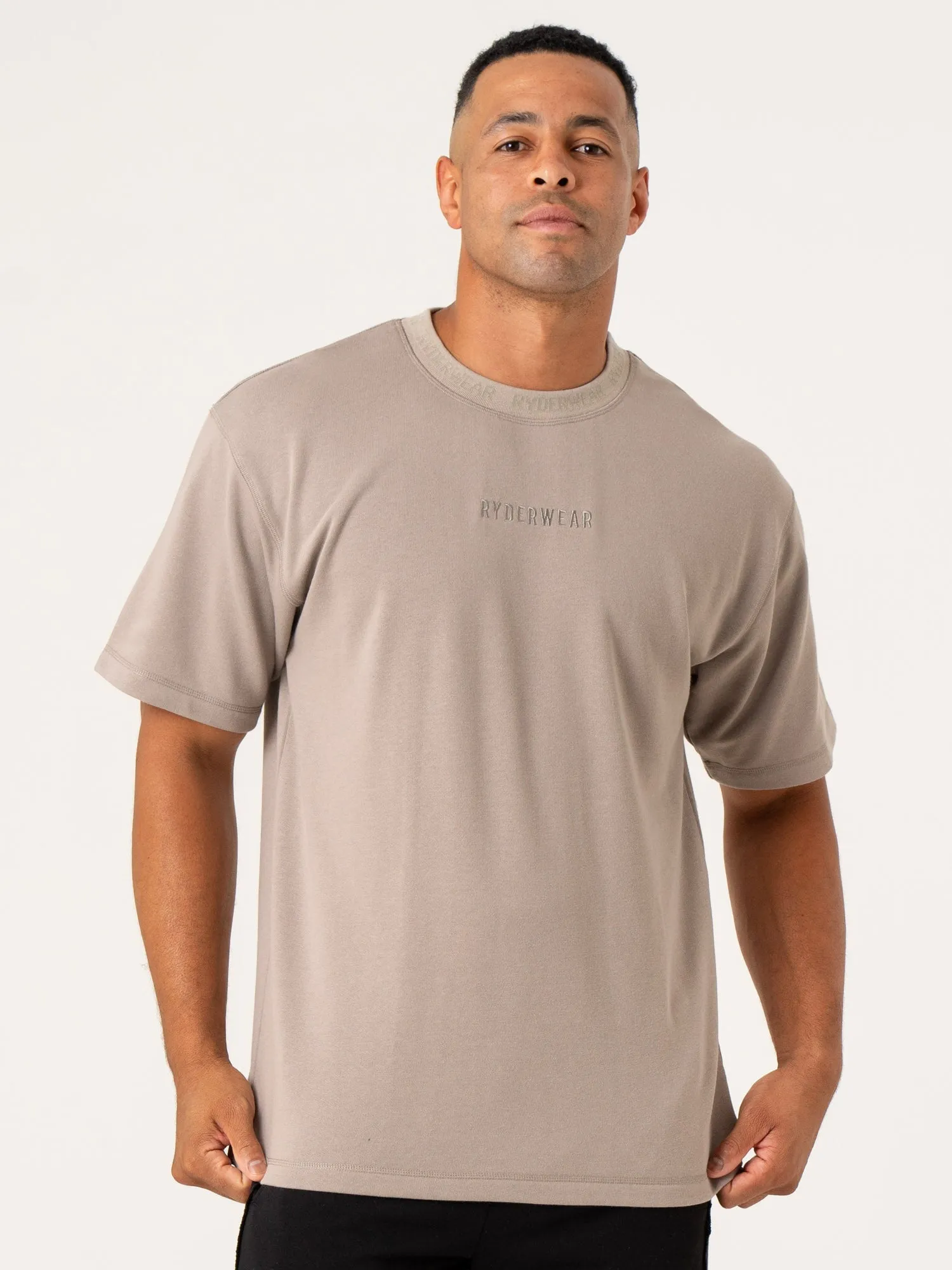 Relaxing Day Pursuit Fleece T-Shirt - Taupe