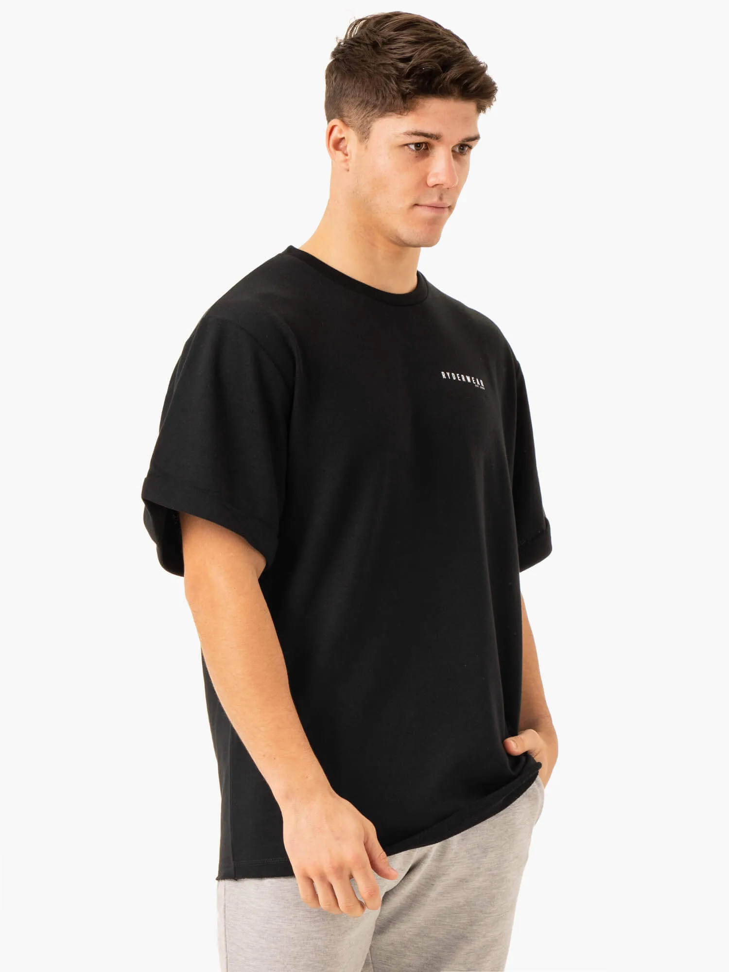 Pursuit Oversized Fleece T-Shirt - Black Urban Fit